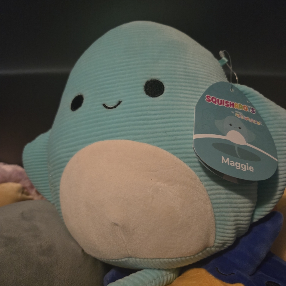 Squishmallows Stingray Maggie corduroy S7 W/ Tag